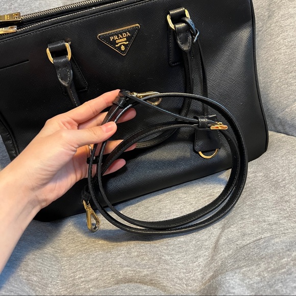 Prada Black Galleria Saffiano leather Large Hangbag |Men | Women - Picture 12 of 16